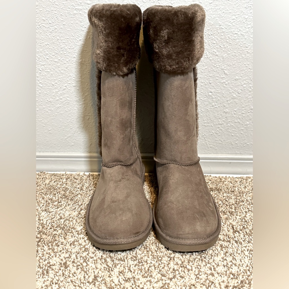 Arizona Women’s Brown Truffle Memory Foam Boots Size 8 NWOT Stylish Comfortable - Picture 2 of 14